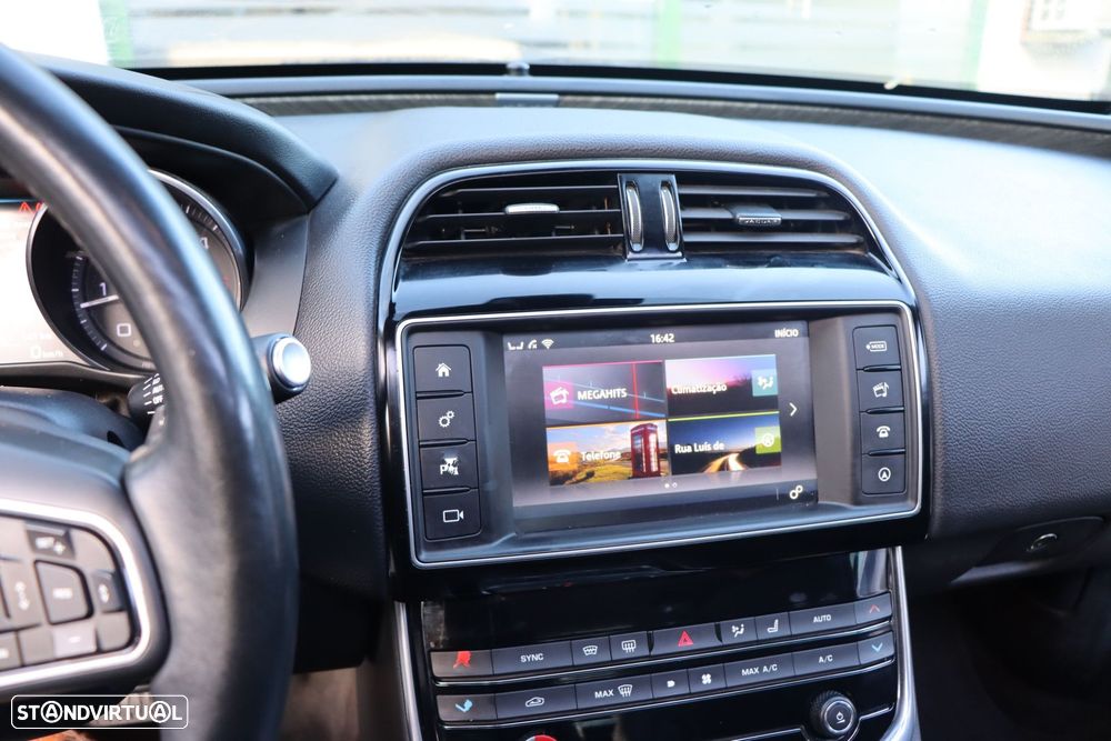Jaguar XE 2.0 D Prestige Aut. - 16