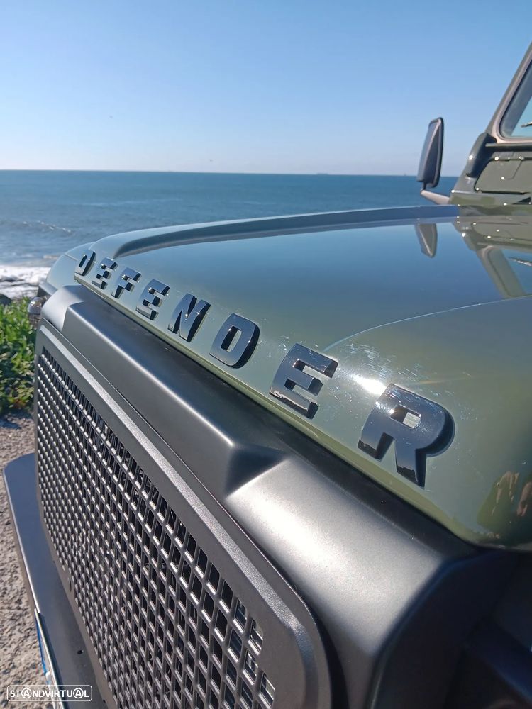 Land Rover Defender - 28