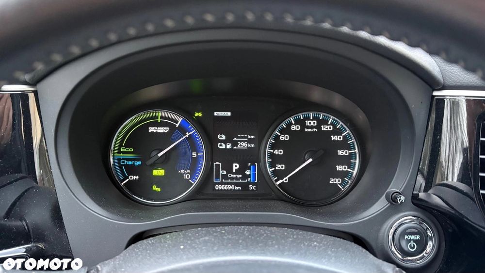 Mitsubishi Outlander 2.4 4WD Plus - 6