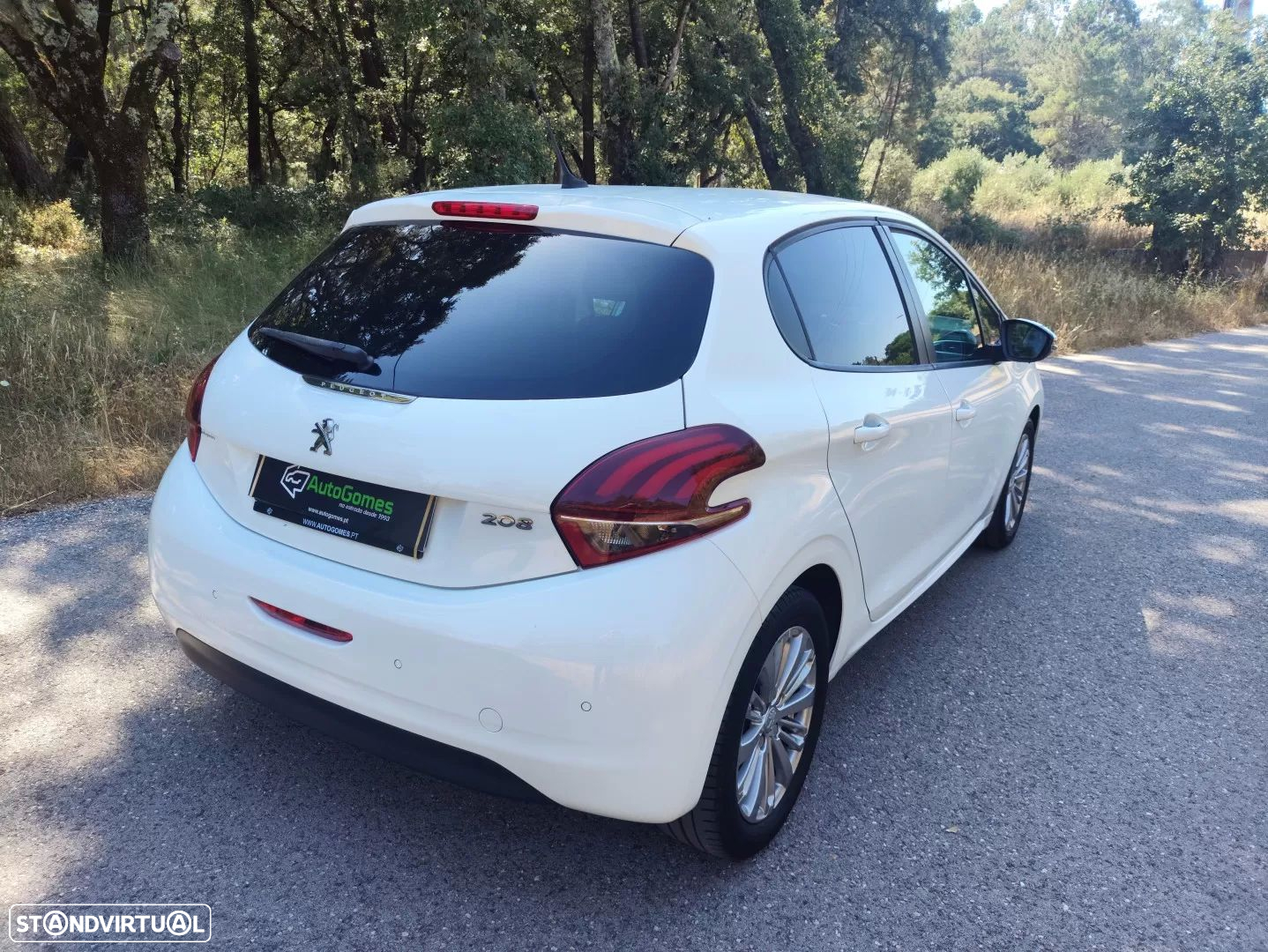 Peugeot 208 1.2 PureTech Signature - 9