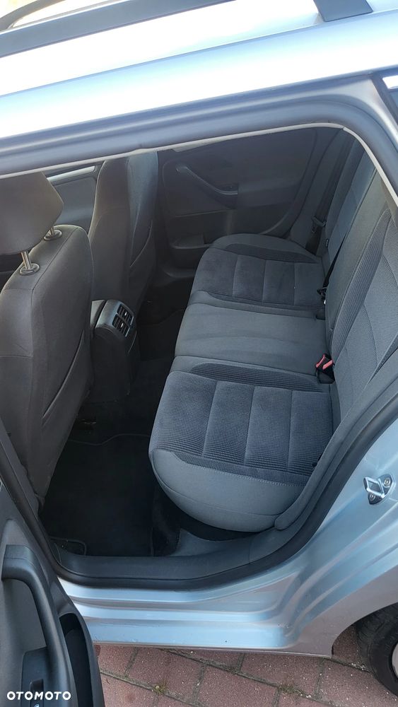 Volkswagen Golf 1.9 TDI DPF Sportline - 17