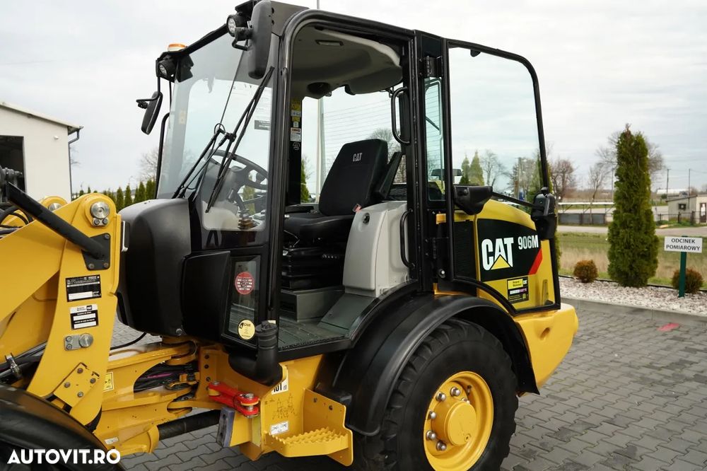 Cat 906M / ÎNCĂRCĂTOR PE ROȚI / 2019 / CUPĂ CU FALCI / - 27