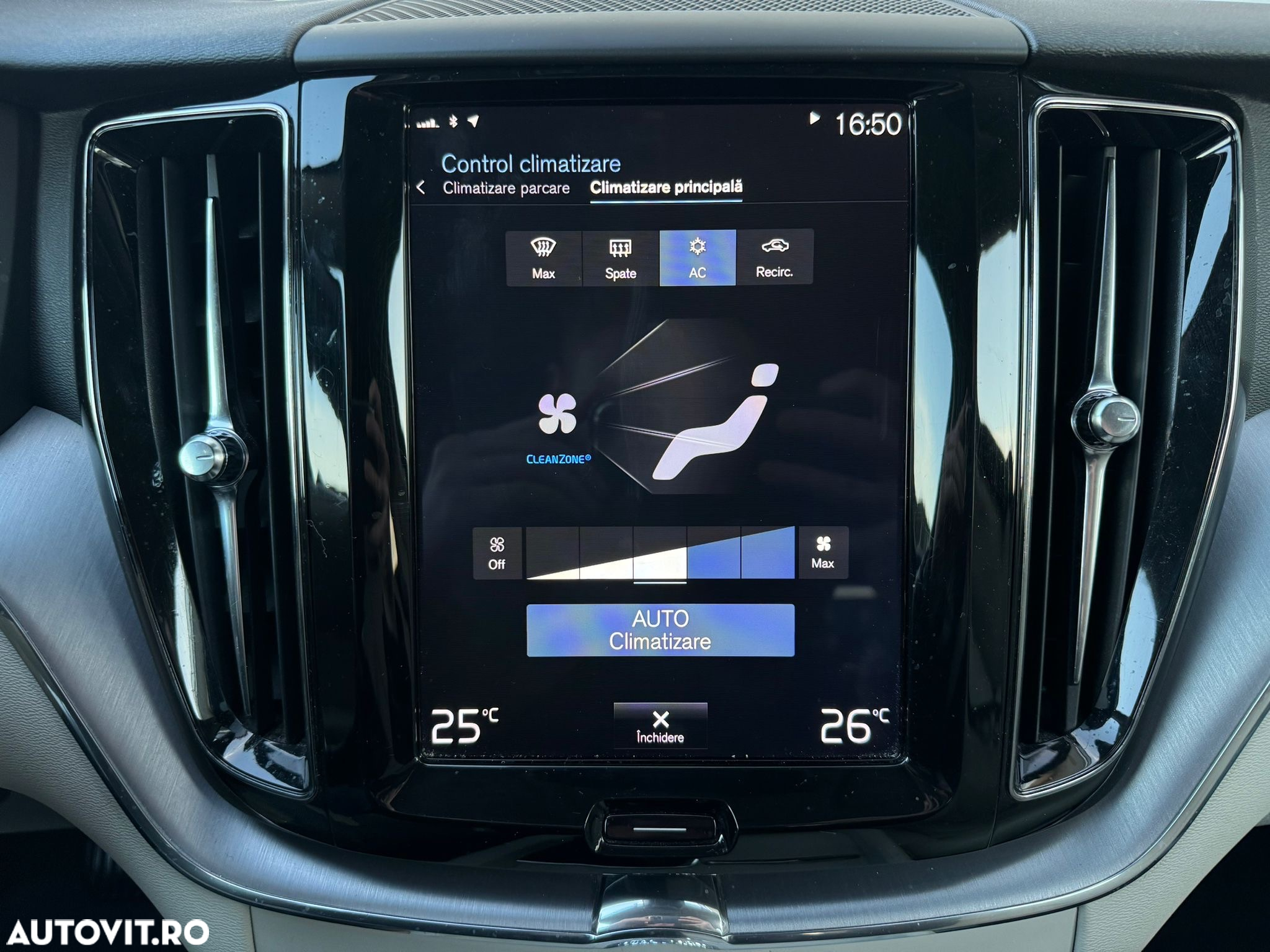 Volvo XC 60 B4 D Geartronic Momentum Pro - 23