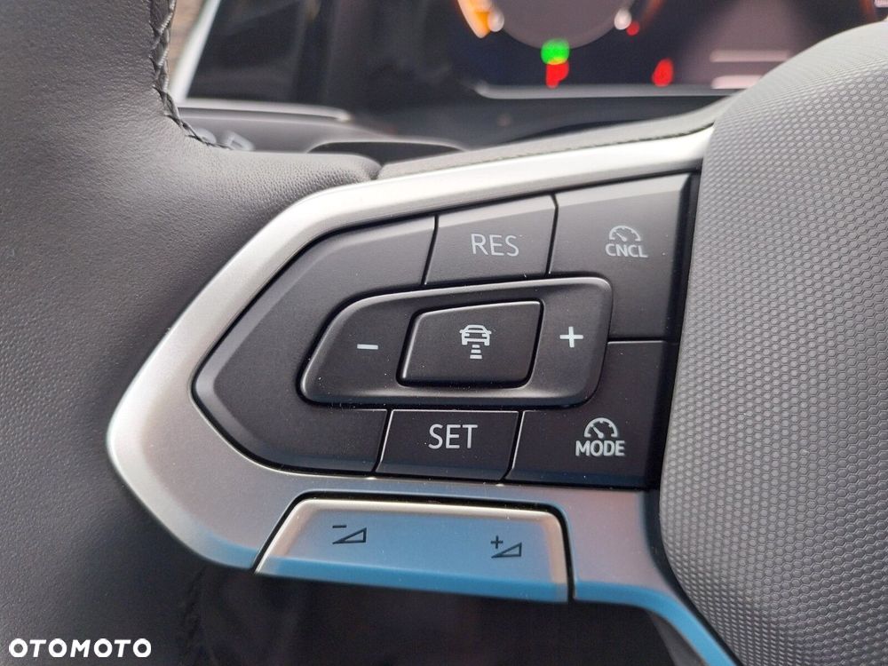 Volkswagen multivan Multivan Style L2 silnik: 2,0 l TDI SCR 110 kW / skrzynia biegów: 7-biegowa DSG rozstaw osi: 3124 mm - 32