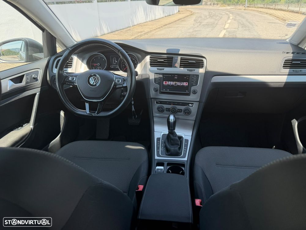 VW Golf 1.6 TDI Confortline DSG - 18