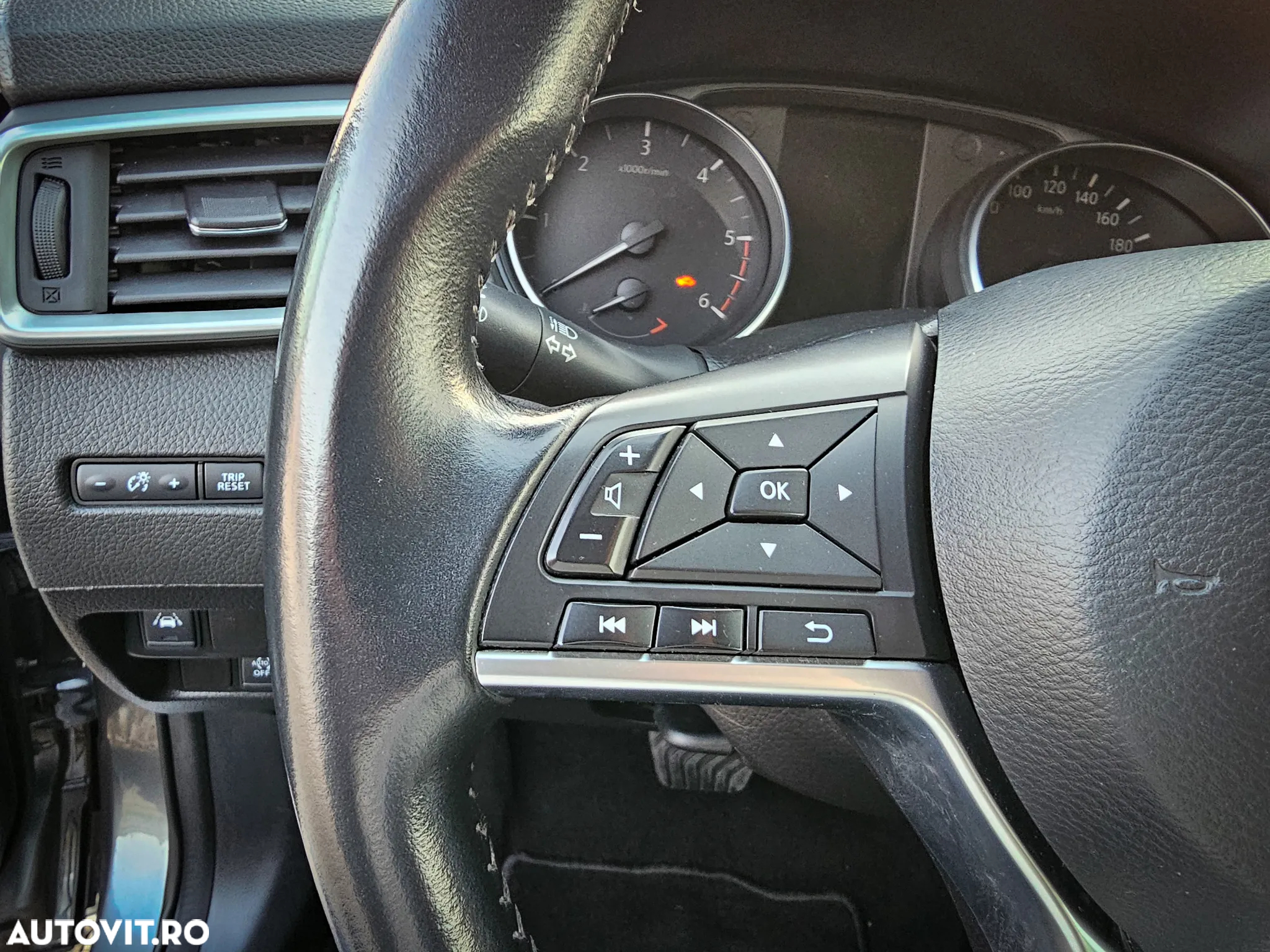 Nissan Qashqai 1.6 DCI Start/Stop X-TRONIC Tekna - 31