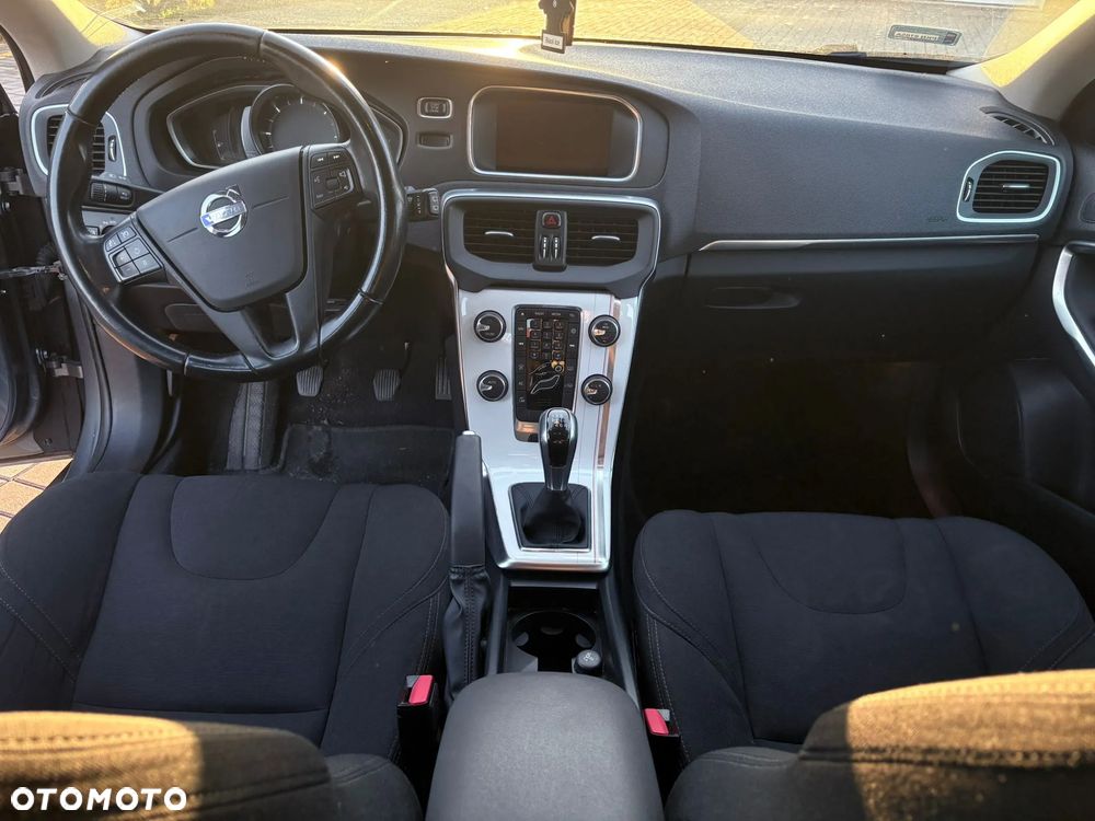 Volvo V40 D4 Drive-E Momentum - 4