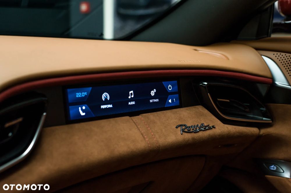 Ferrari Roma Spider - 30