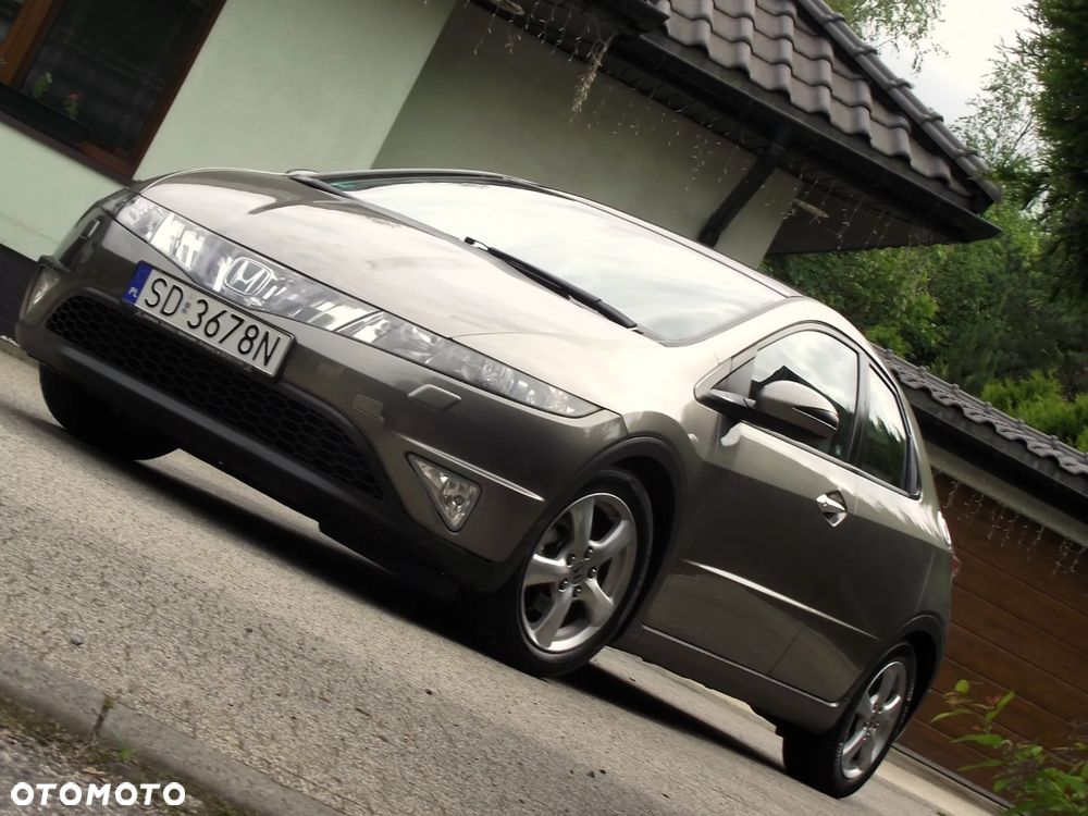 Honda Civic 1.8 Executive - 32