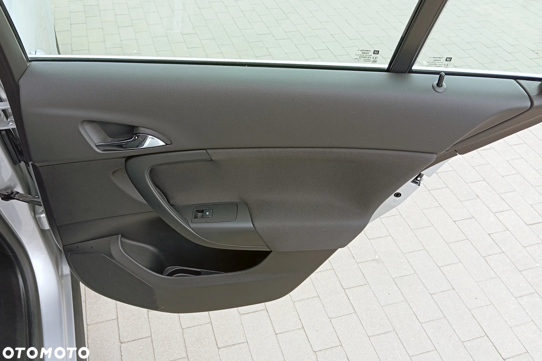 Opel Insignia - 32