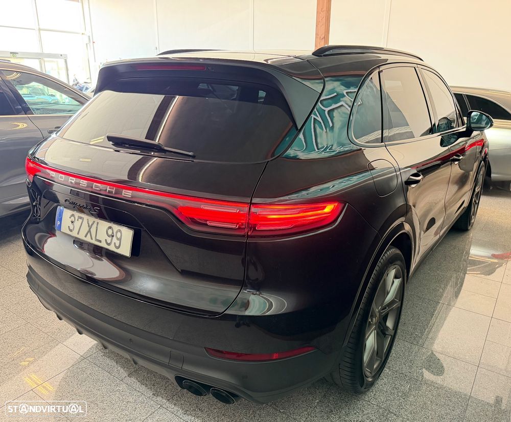 Porsche Cayenne S Platinum Edition - 3