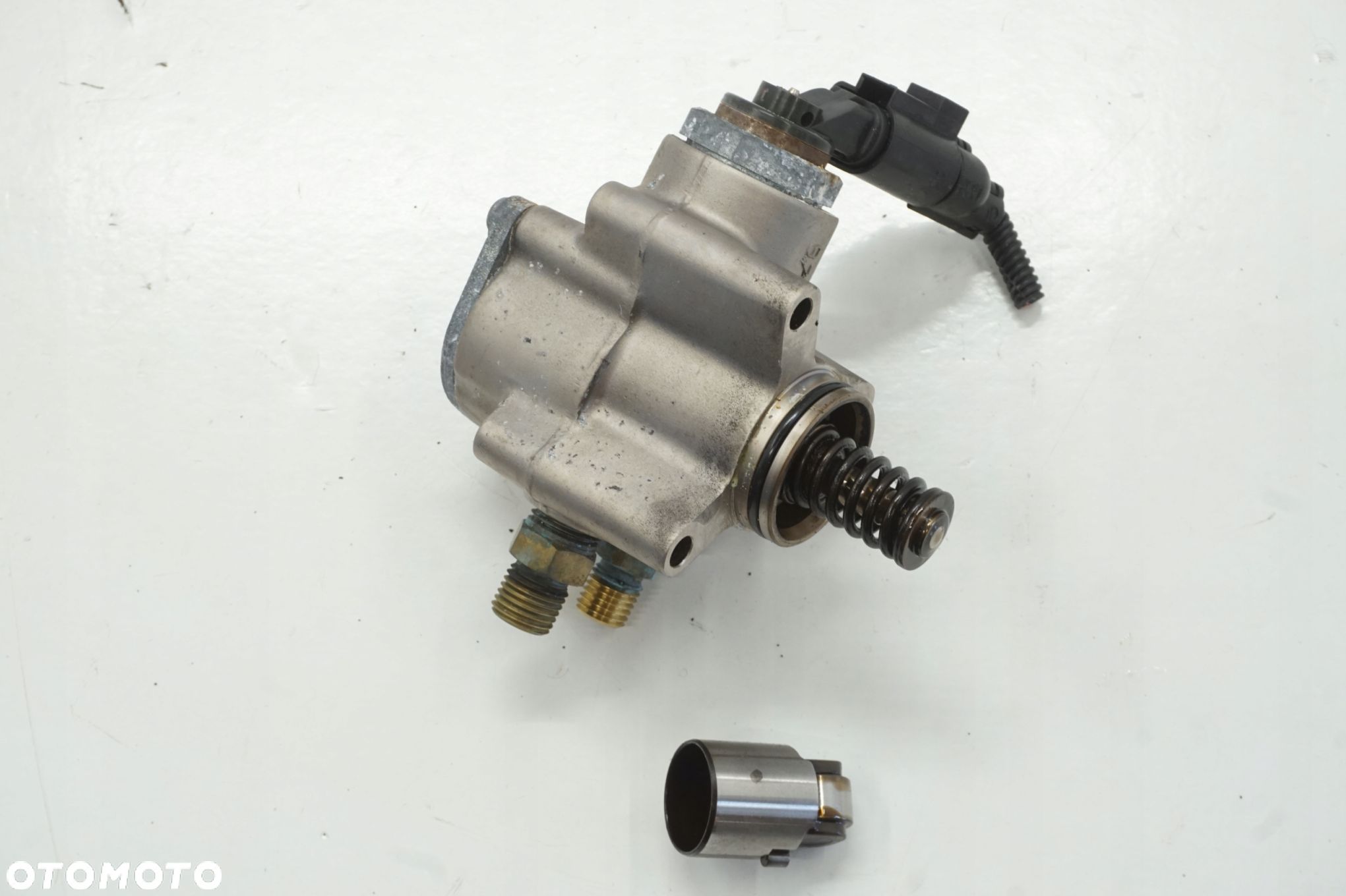 AUDI S4 B8 A5 8T POMPA PALIWA 4.2 V8 079127026F - 1