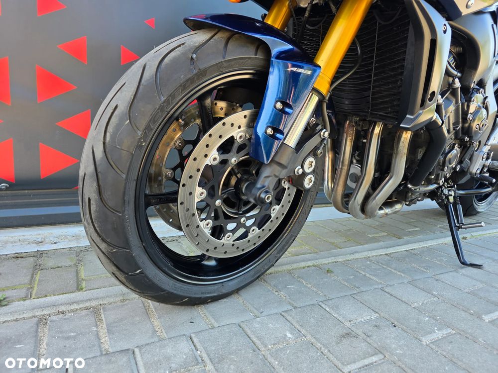 Yamaha FZ - 12