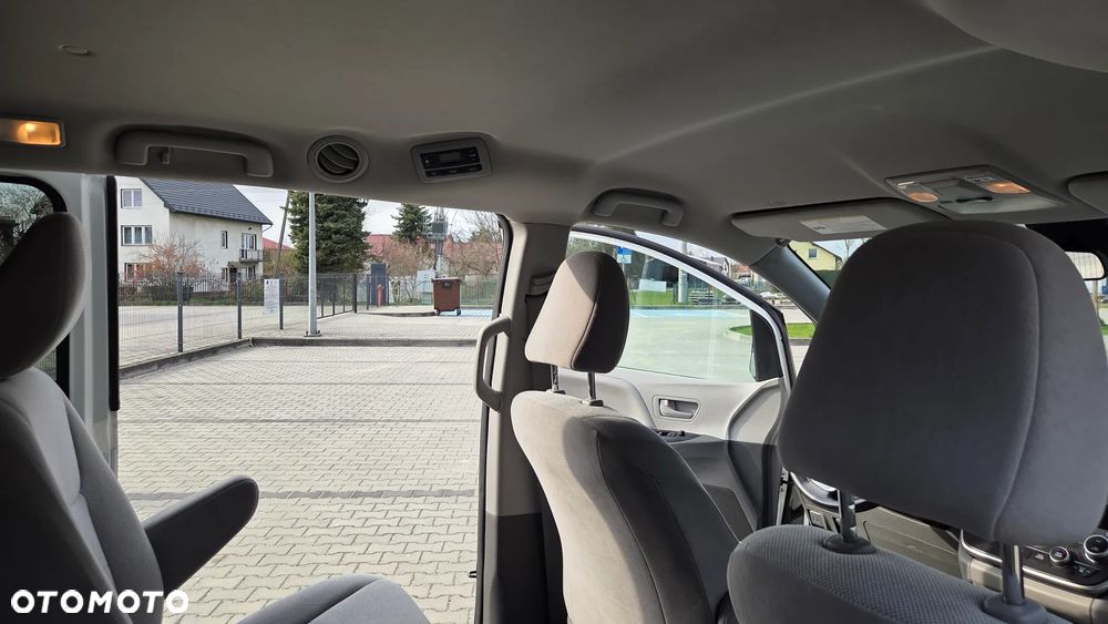 Toyota Sienna - 31