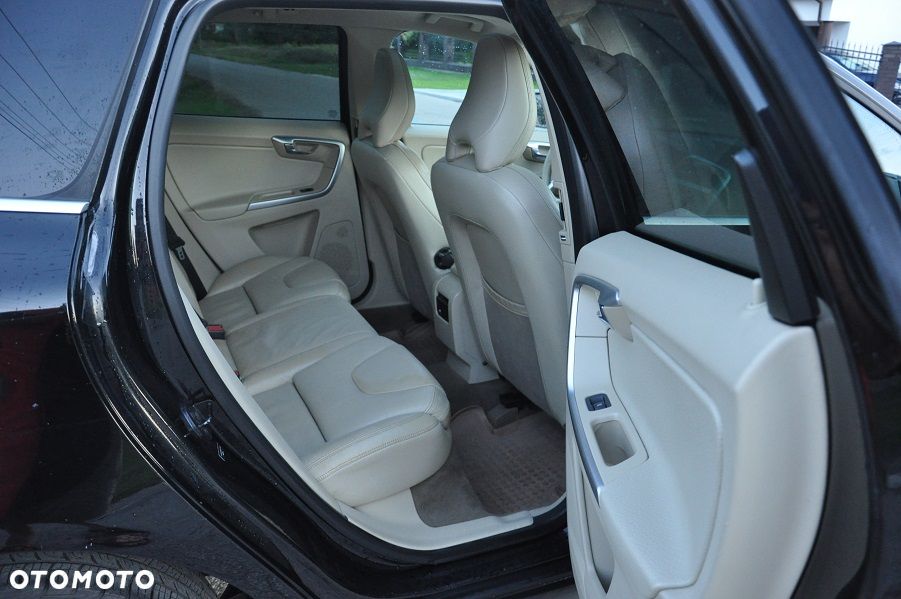 Volvo XC 60 3.2 AWD Momentum - 13
