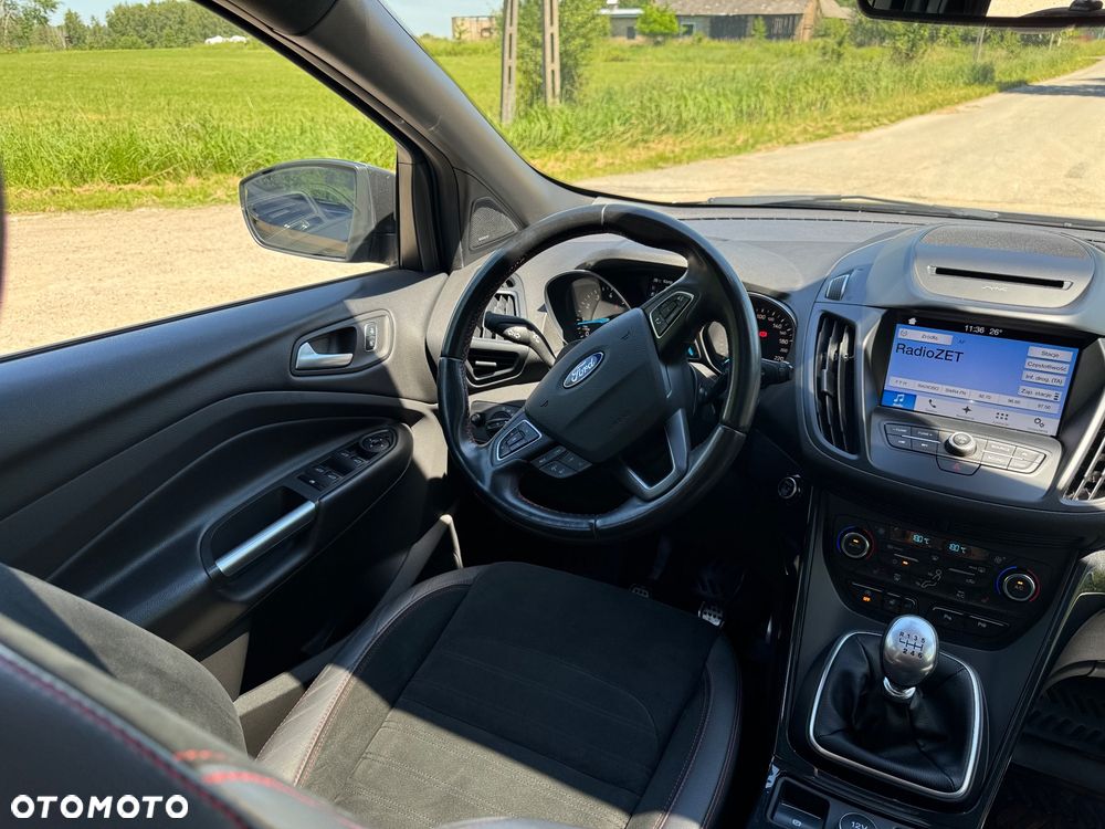 Ford Kuga 1.5 EcoBoost 2x4 ST-Line - 16