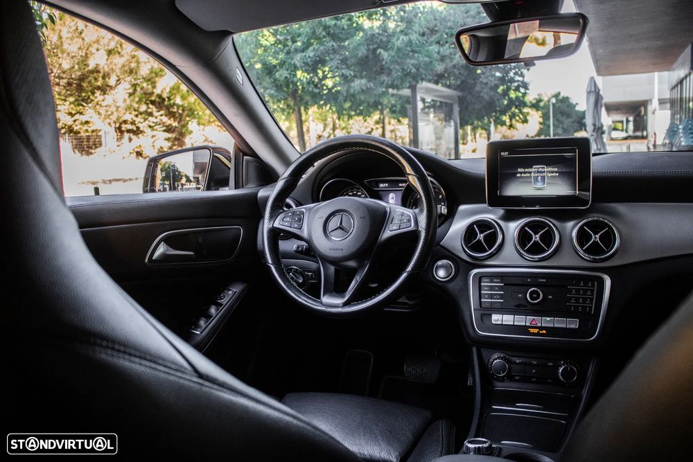 Mercedes-Benz CLA 200 d 4Matic 7G-DCT - 24