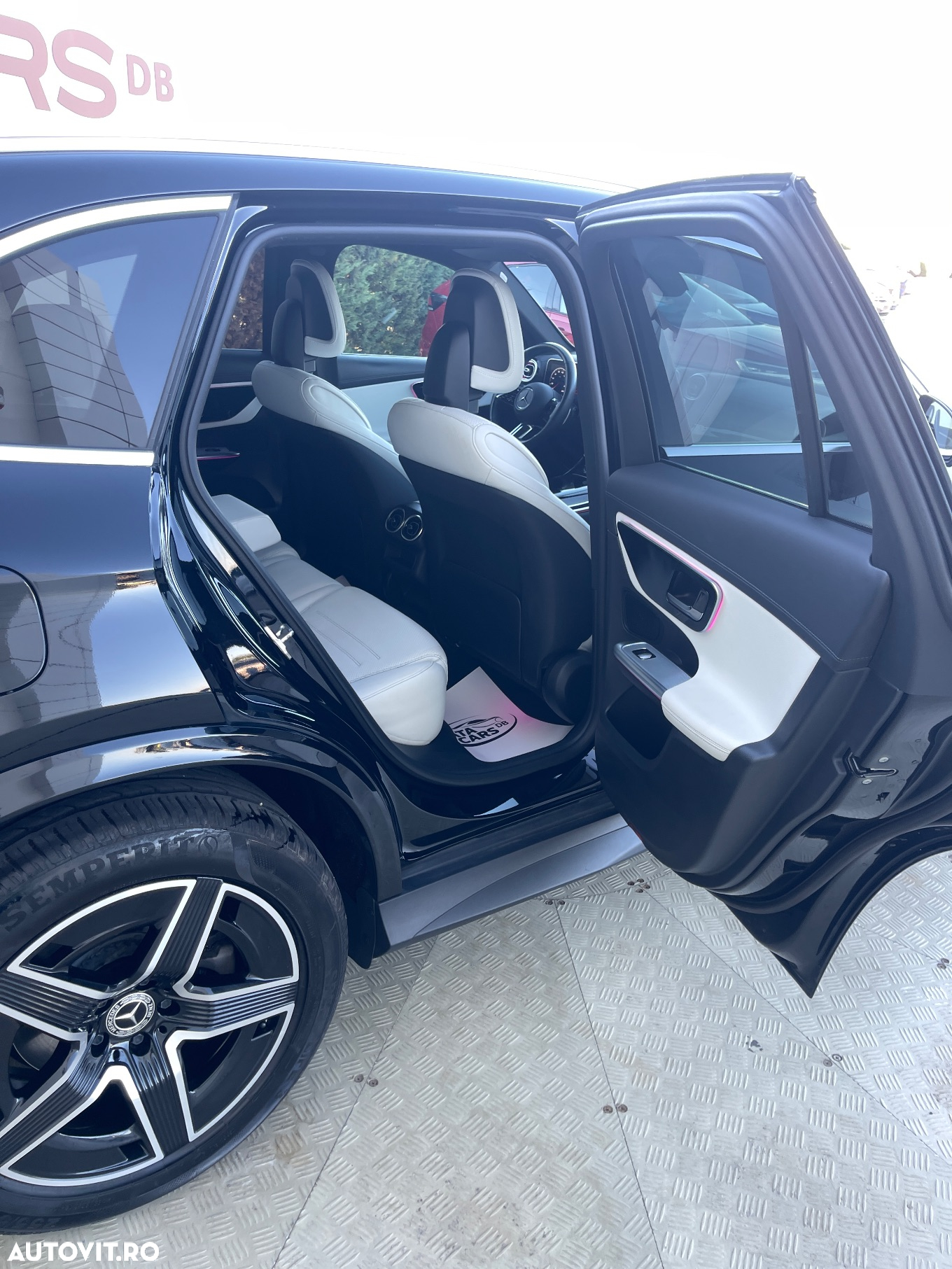 Mercedes-Benz GLC 220 d 4Matic 9G-TRONIC AMG Line Advanced - 25