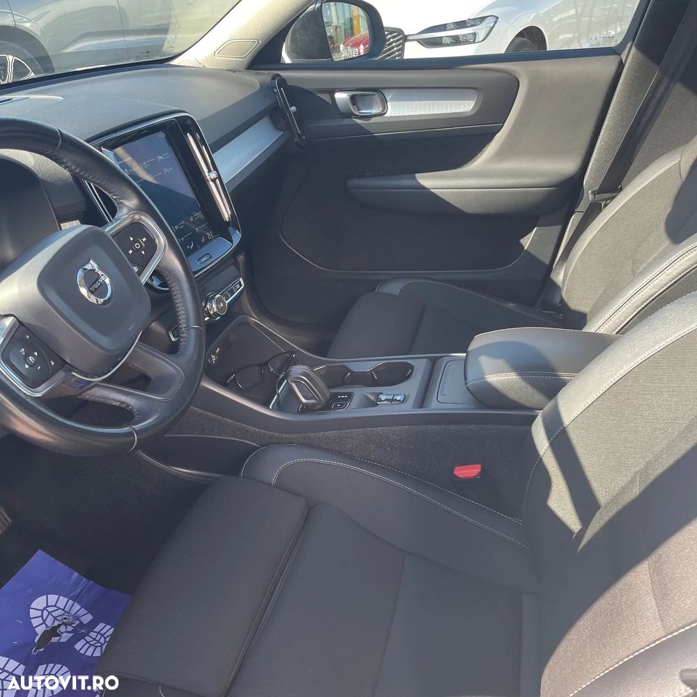 Volvo XC 40 T4 AWD Momentum Pro - 3