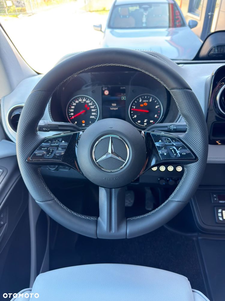 Mercedes-Benz Sprinter 519  rocznik 2026 - 24