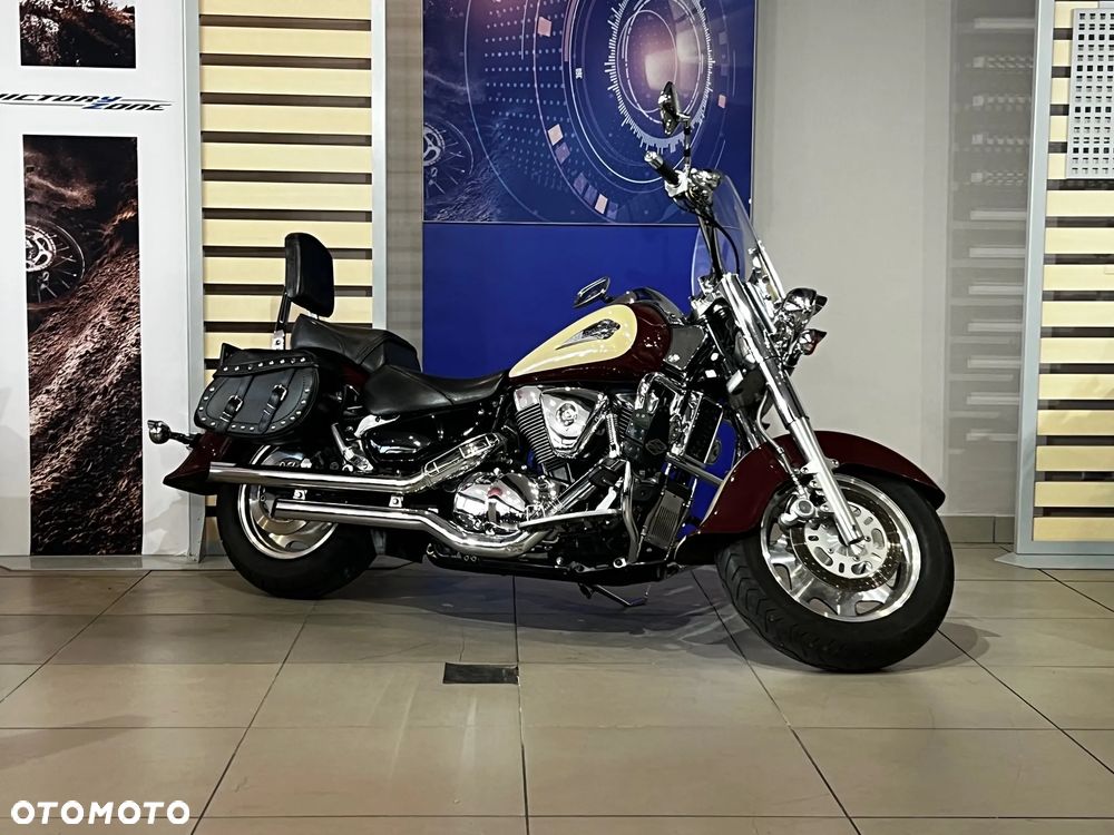 Suzuki Intruder - 11