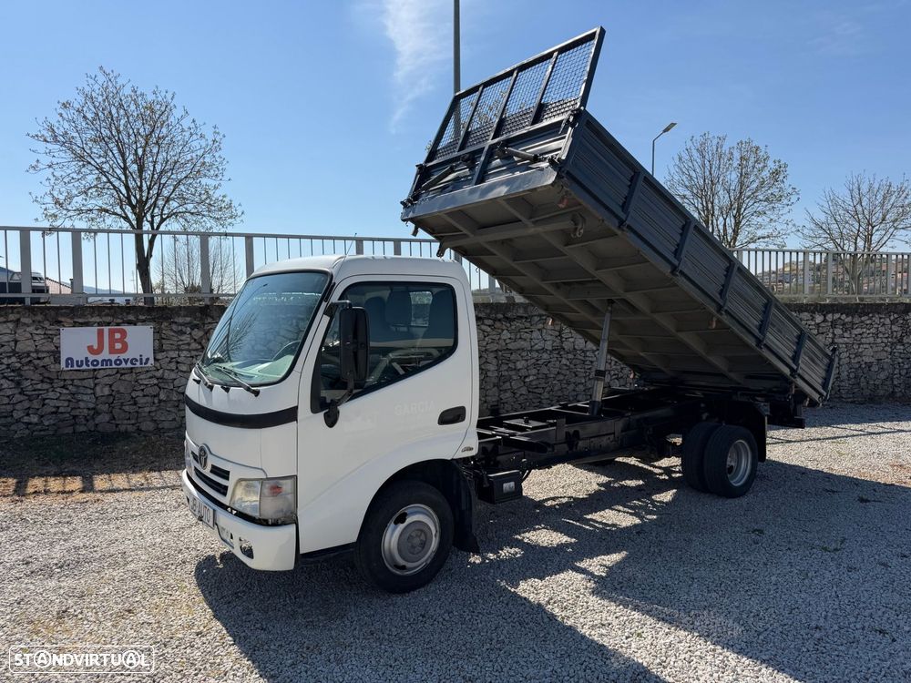 Toyota Dyna M D4-D 3LUG Tri-Basculante Nacional - 1