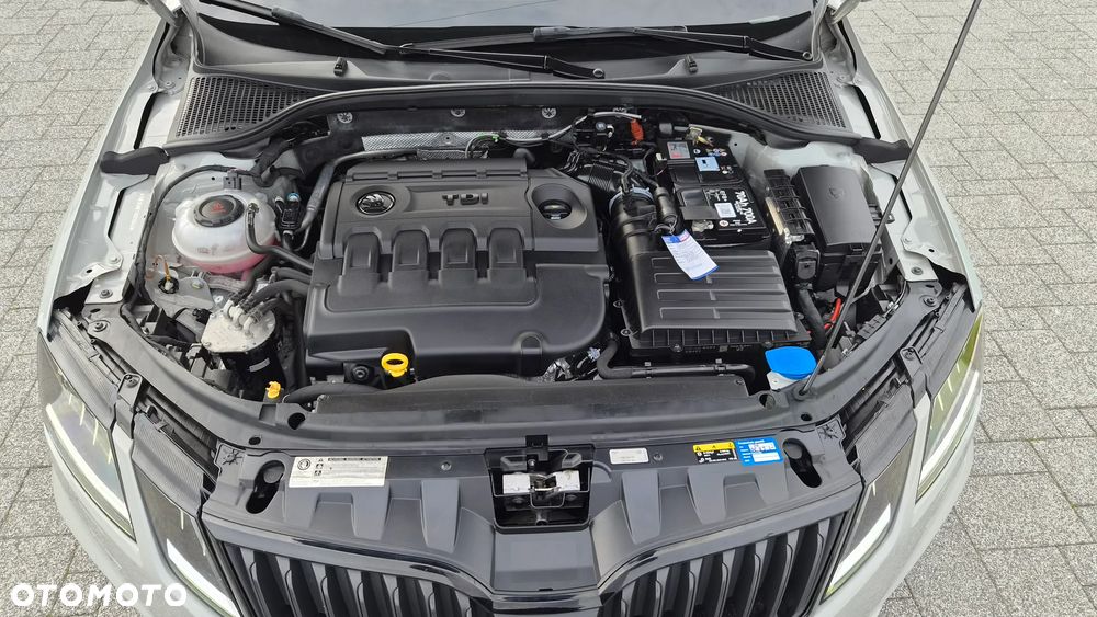 Skoda Octavia 2.0 TDI DSG RS - 40
