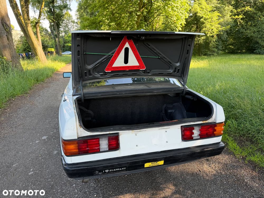 Mercedes-Benz W201 (190) - 22