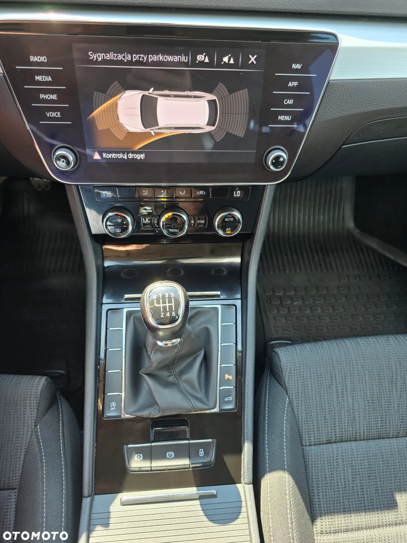 Skoda Superb 2.0 TDI Ambition - 22