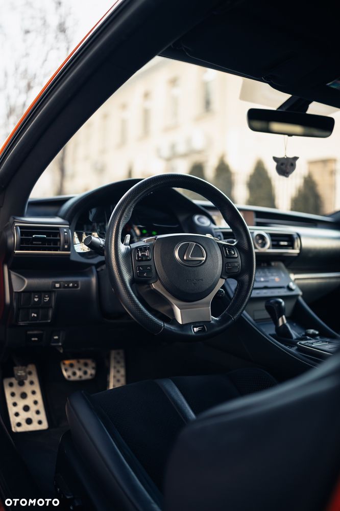 Lexus RC F Carbon - 5