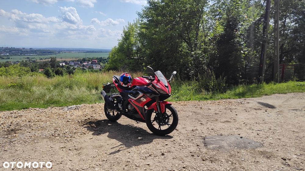QJMOTOR SRK 125R - 2