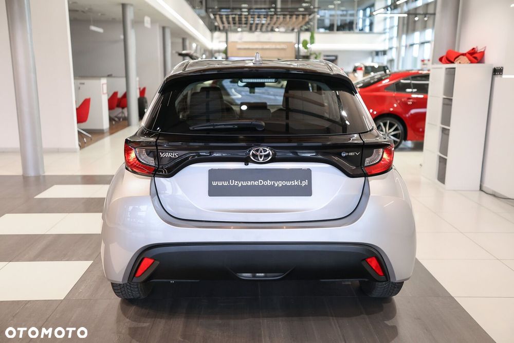 Toyota Yaris 2024 photo 5