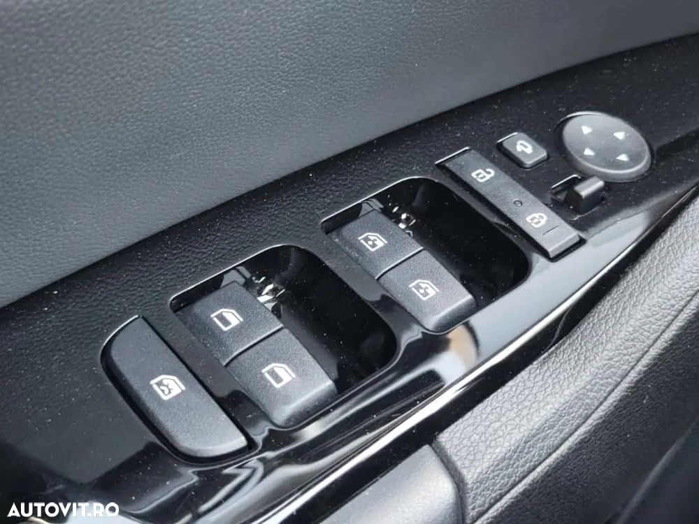 Kia Sportage 1.6 T-GDI HEV 6AT 4x2 Business Line - 27