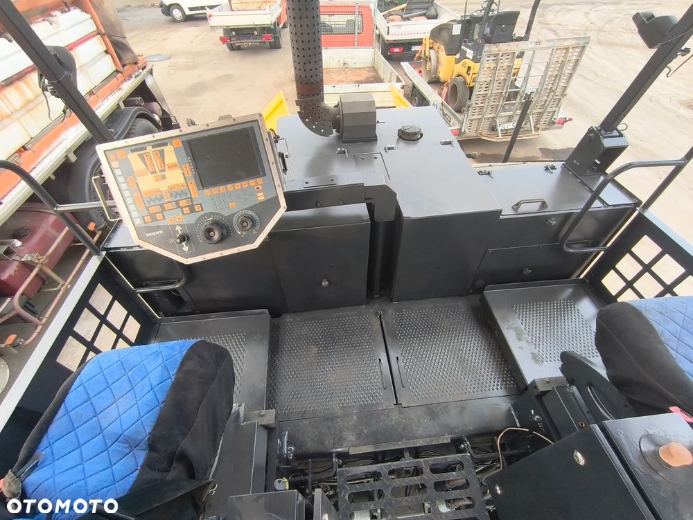 Volvo TITAN 7820 - 11