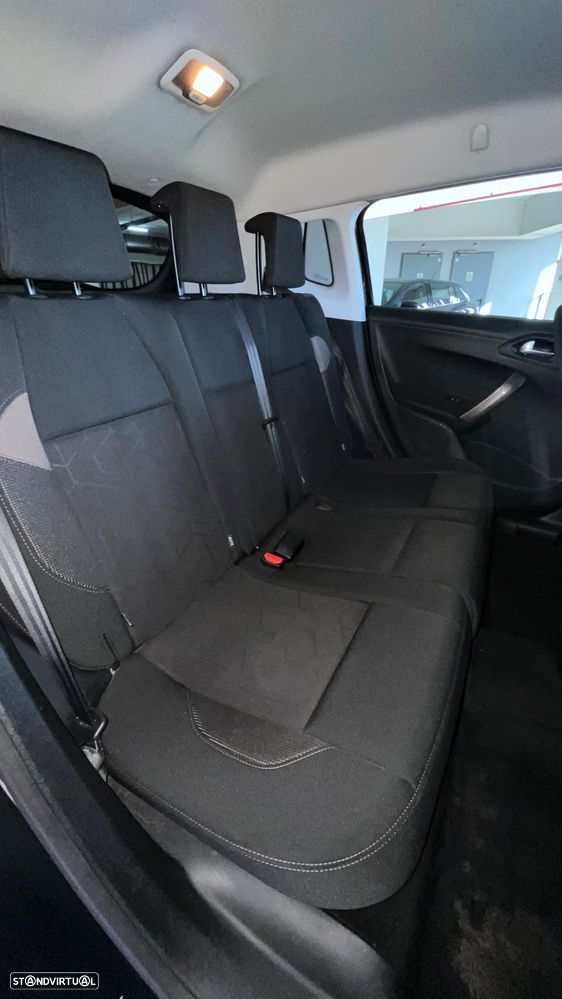 Peugeot 2008 1.4 HDi Allure - 17