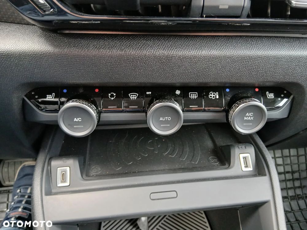 Citroën C4 1.2 PureTech Max S&S EAT8 - 21