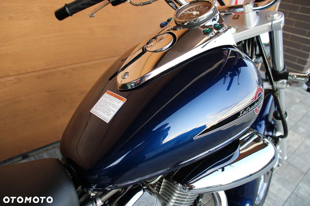 Suzuki Intruder - 10