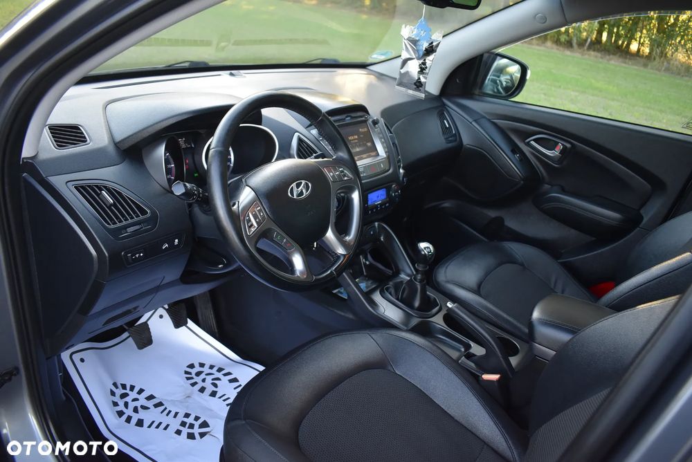 Hyundai ix35 1.6 2WD Fifa World Cup Edition - 24