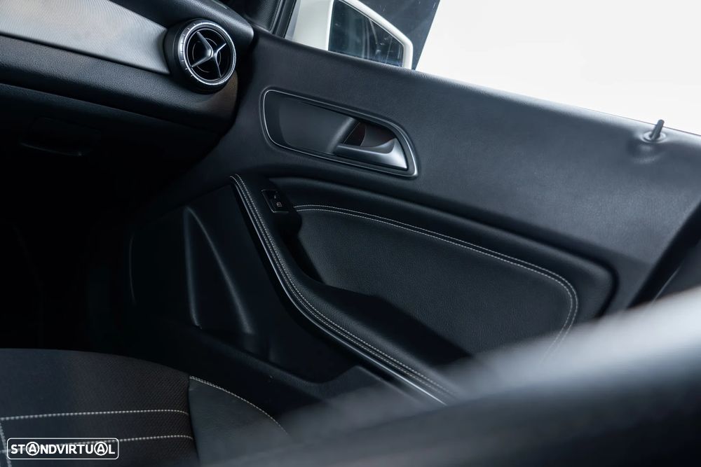 Mercedes-Benz CLA 220 CDI Urban Aut. - 20