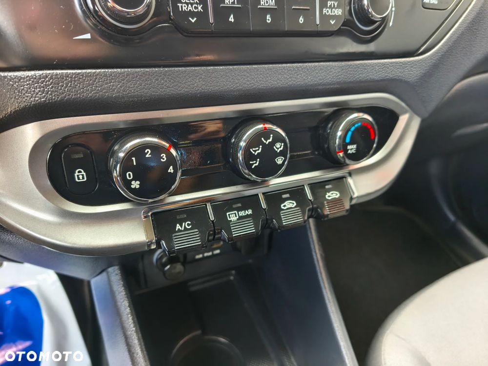 Kia Rio 1.2 L - 15