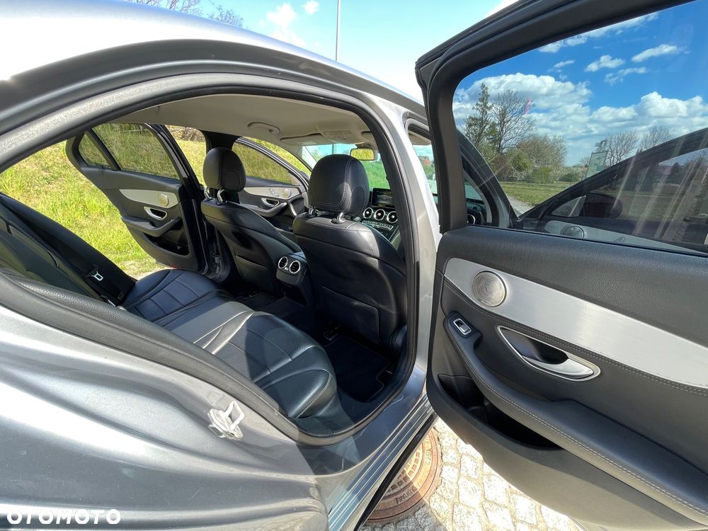 Mercedes-Benz Klasa C 300 7G-TRONIC AMG Line - 15