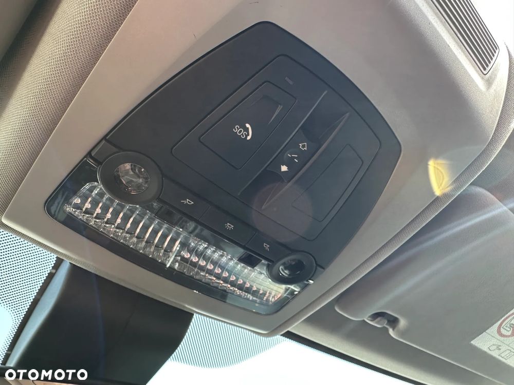 BMW Seria 5 530d xDrive Luxury Line - 38