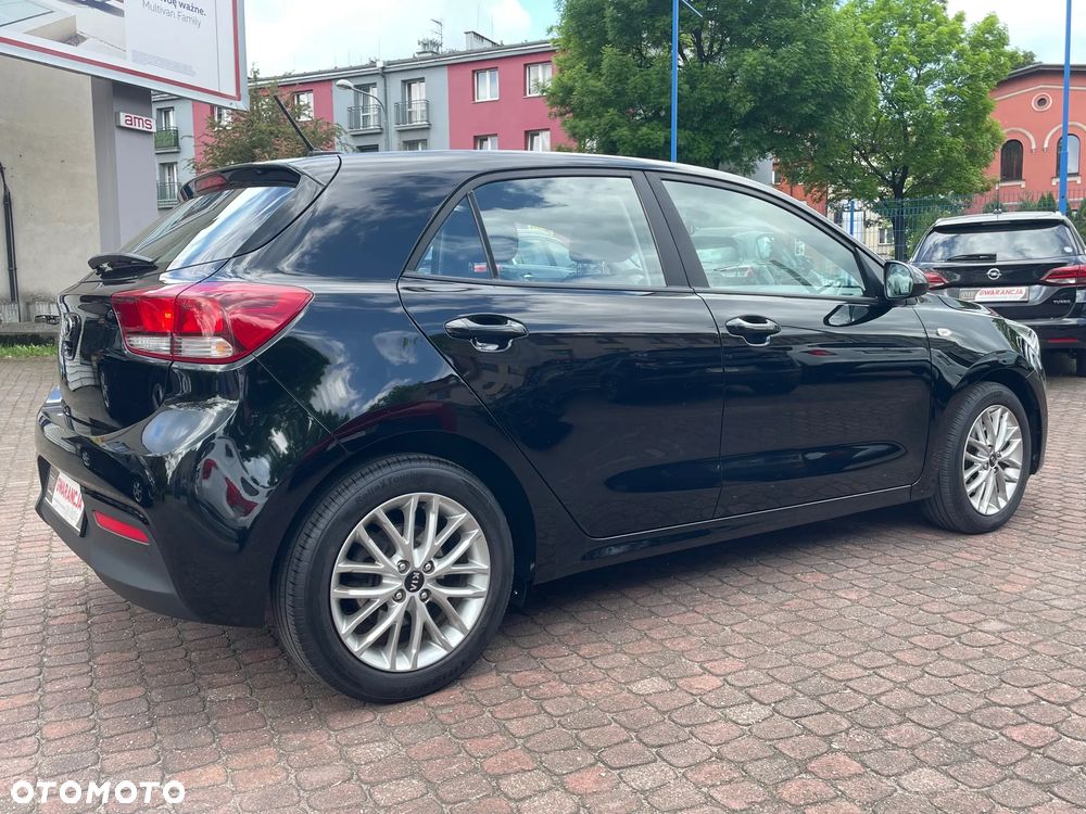 Kia Rio 1.2 Business Line - 10