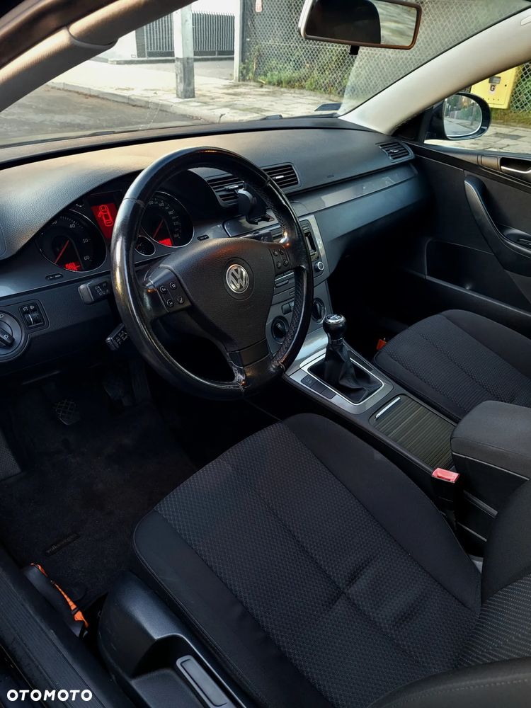 Volkswagen Passat 1.9 TDI Comfortline - 6
