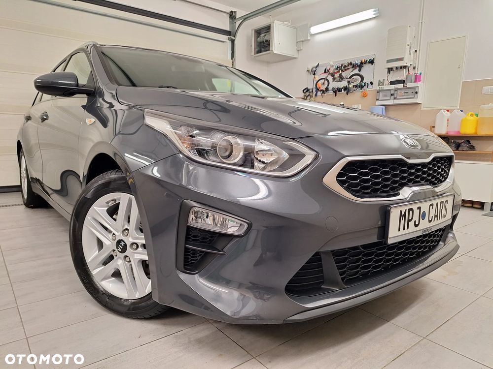 Kia Ceed 1.4 CVVT Dream Team Edition - 1