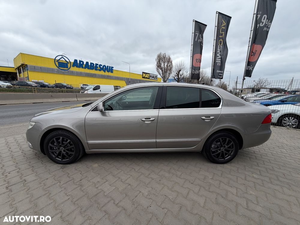 Skoda Superb 2.0 TDI Elegance DSG - 37