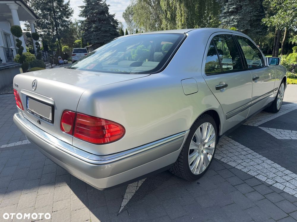 Mercedes-Benz Klasa E - 3