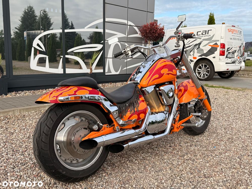 Suzuki Intruder - 5
