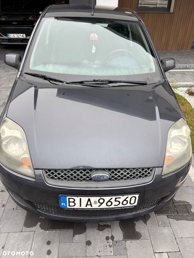 Ford Fiesta 1.3 Ambiente - 2