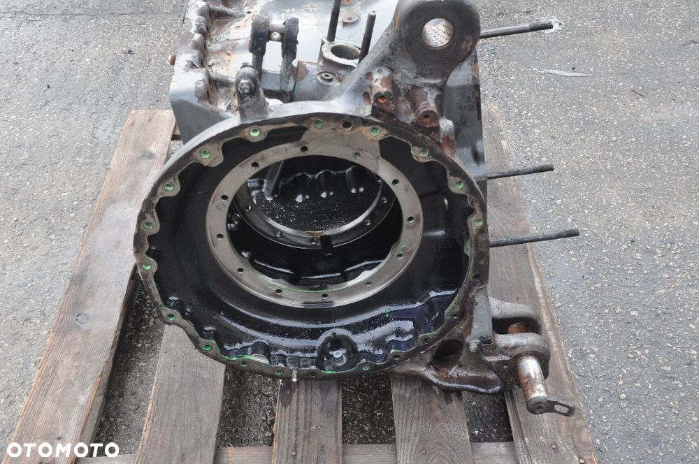 OBUDOWA TYLNEGO MOSTU FENDT 724 - 2